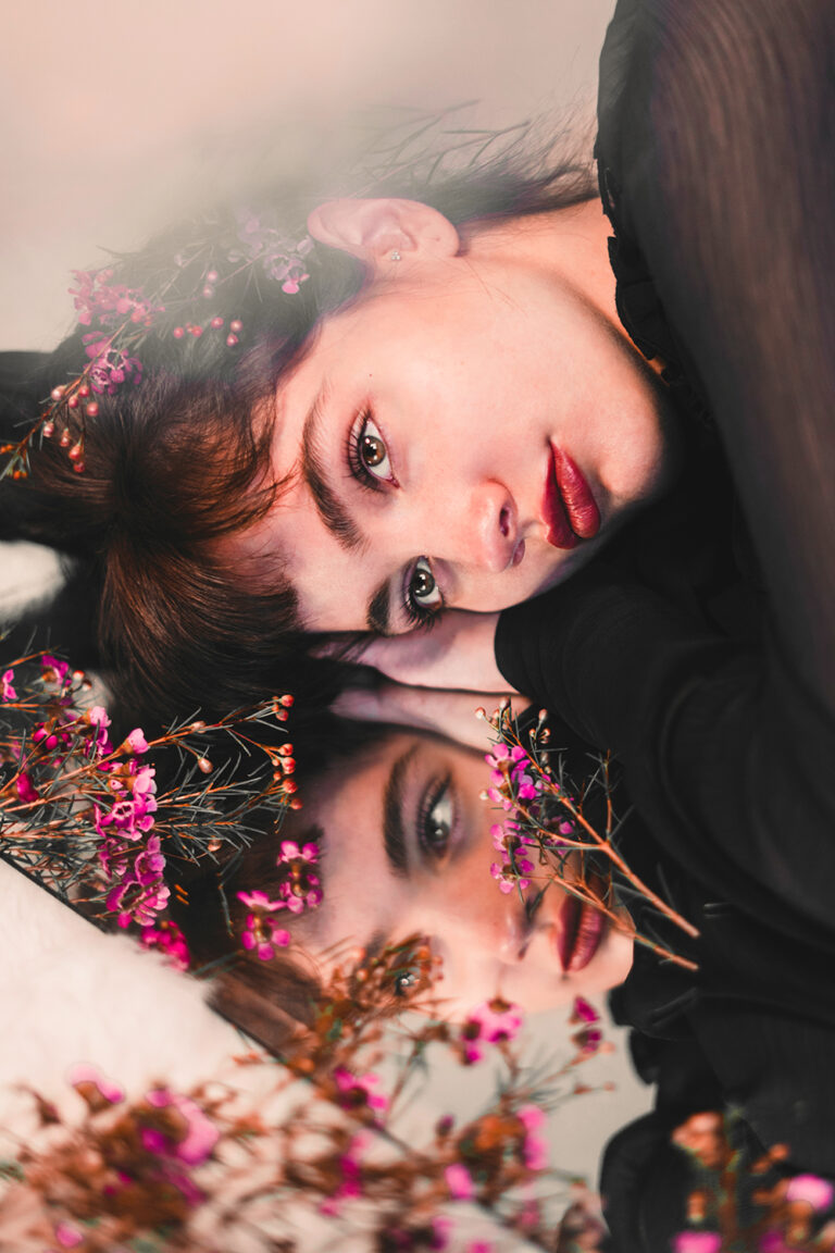AESTHETIC-MIRROR-PHOTOGRAPHY-THE-AESTHETIC-SHOP