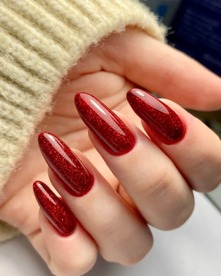 aesthetic christmas nails